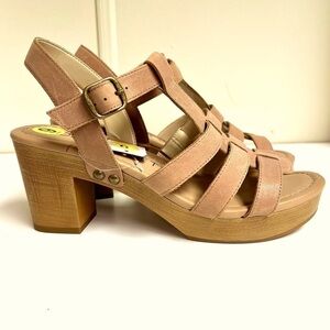 NWT SOLE SOCIETY Y2K So-Nermila Platform Block Heel sandals Taupe women’s size 9